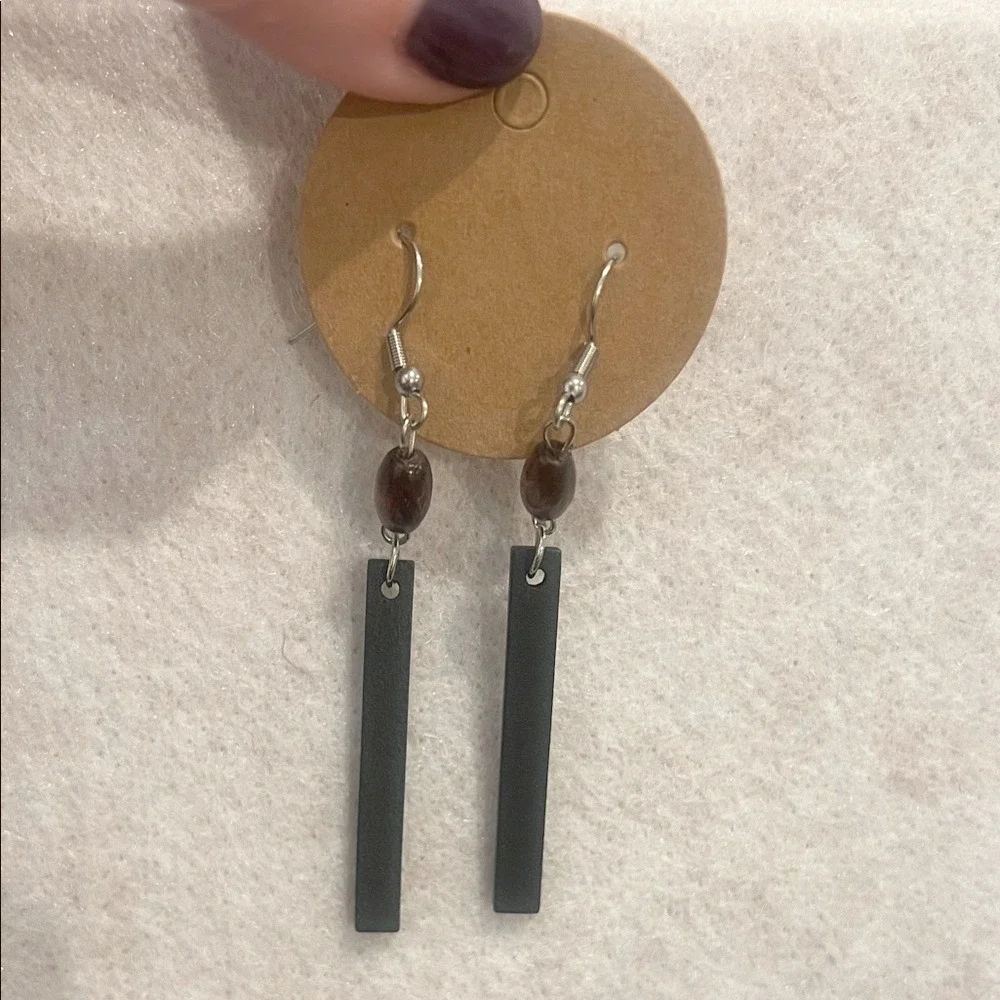 Elegant Black‎ and Brown Dangle Earrings